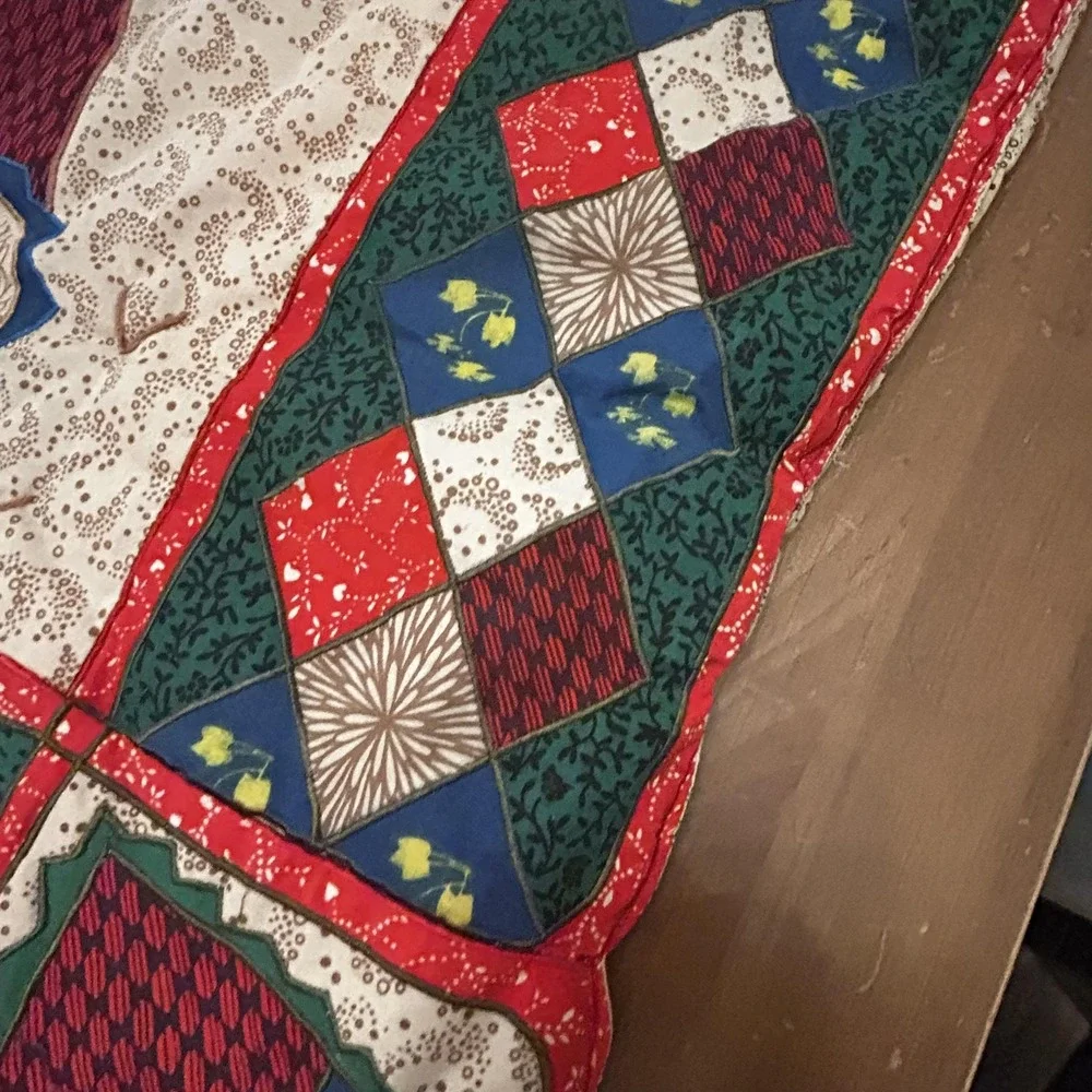 Vintage Midwest Cannon Falls Santa Quilt Wall Hanging 43x30 USA Home Heart Xmas